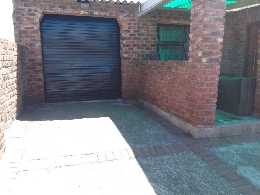 2 Bedroom Property for Sale in Kwazakhele Eastern Cape